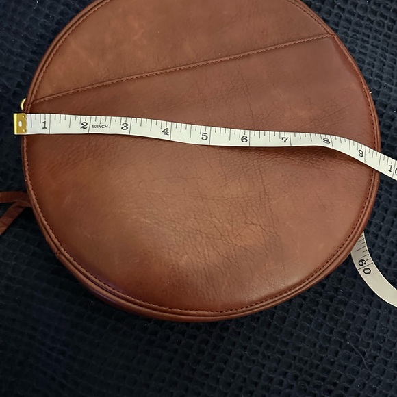 Brown leather round handbag, ladies 9 inch diameter - Picture 9 of 9